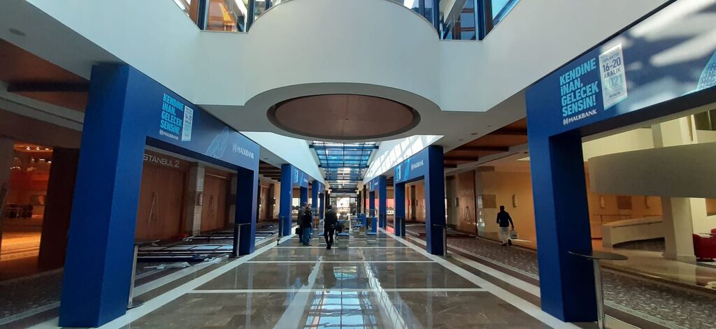 Kolon Giydirme — Halkbank